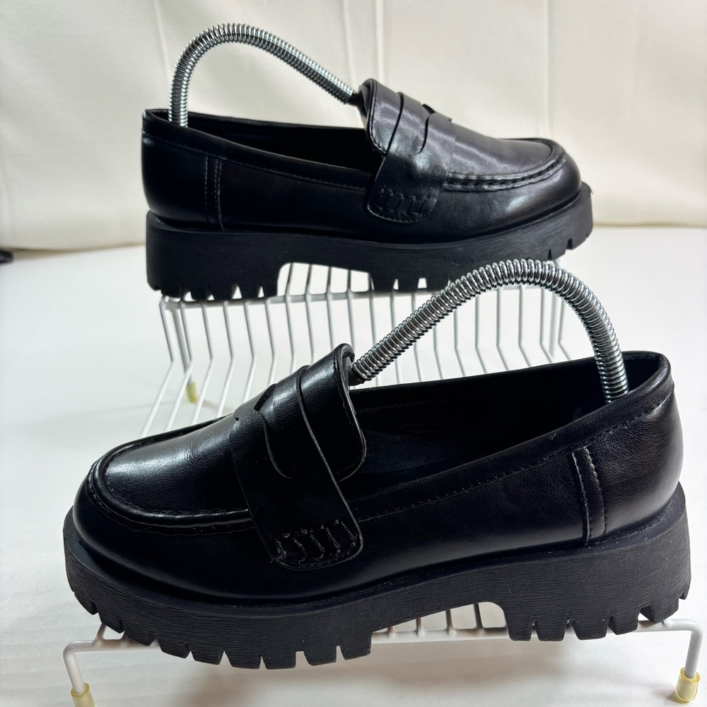 Bamboo‎ Hutch 24 Platform Loafers Women’s Black 7/37 Lug Sole Chunky Heel Shoes